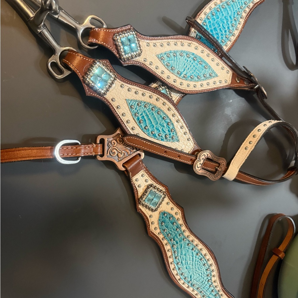Turquoise and Brown Western Horse Tack Set